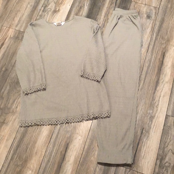 Blair Tops - Sage Green Matching Blouse and Slacks 🌷